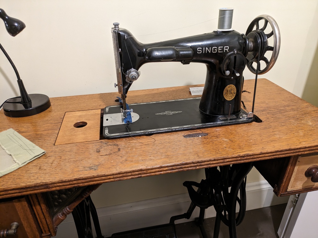  1937 Singer Model 201-2 Sewing Machine
