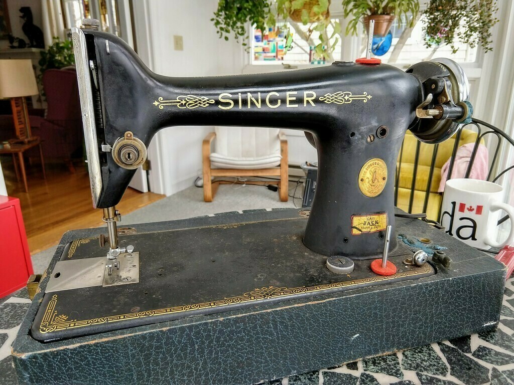  1931 Singer Model 101 Sewing Machine