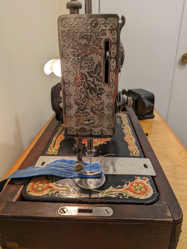  1925 Singer Model 128 Sewing Machine