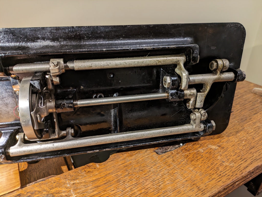  1921 Singer Model 15-30 Sewing Machine