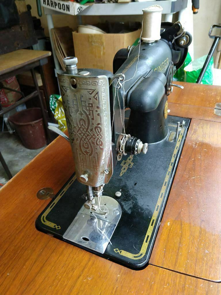  1947 Singer Model 201-2 Sewing Machine