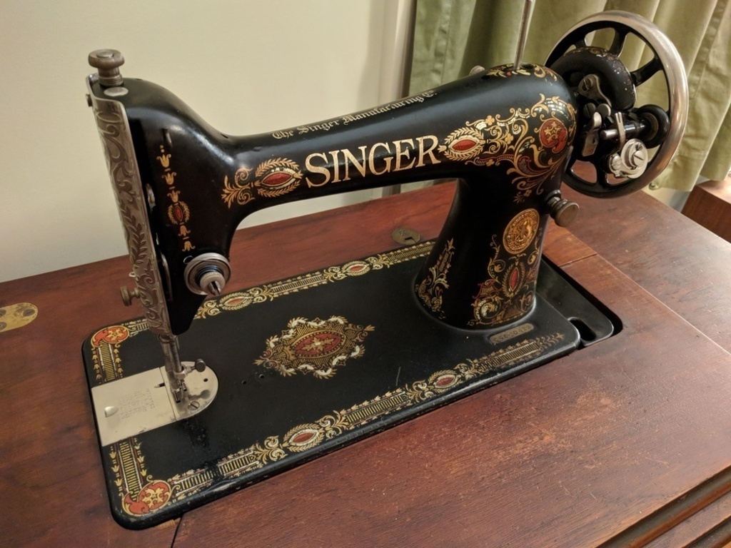  1916 Singer Model 66-1 Treadle Sewing Machine