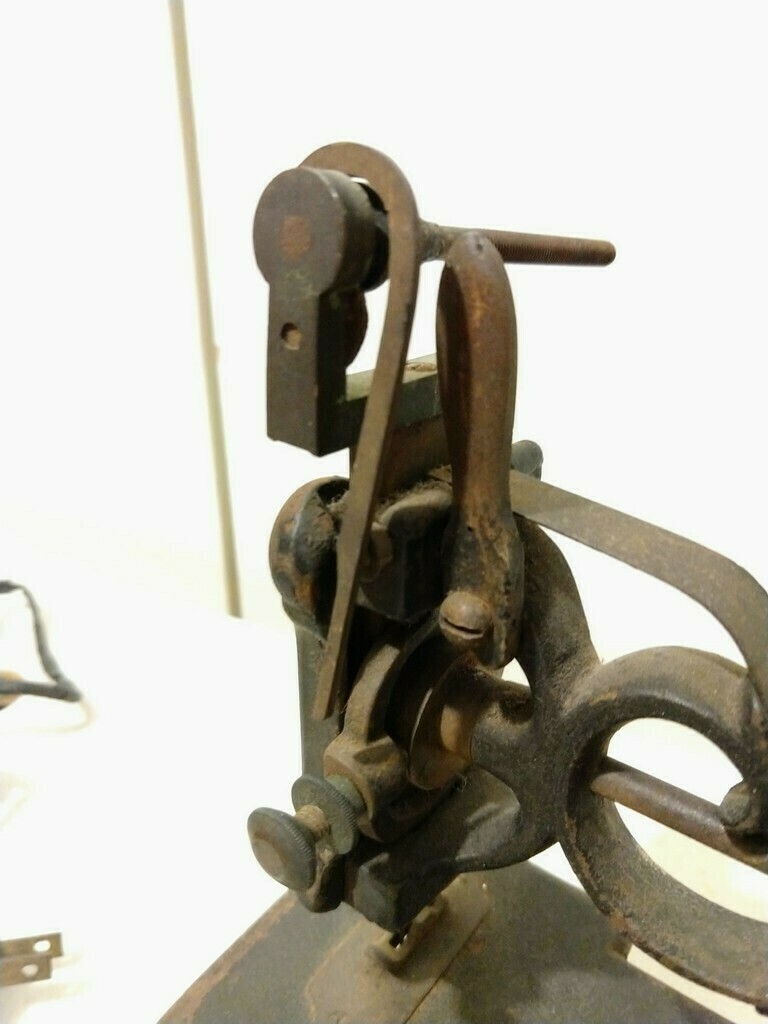  c.1861 Charles Raymond Sewing Machine