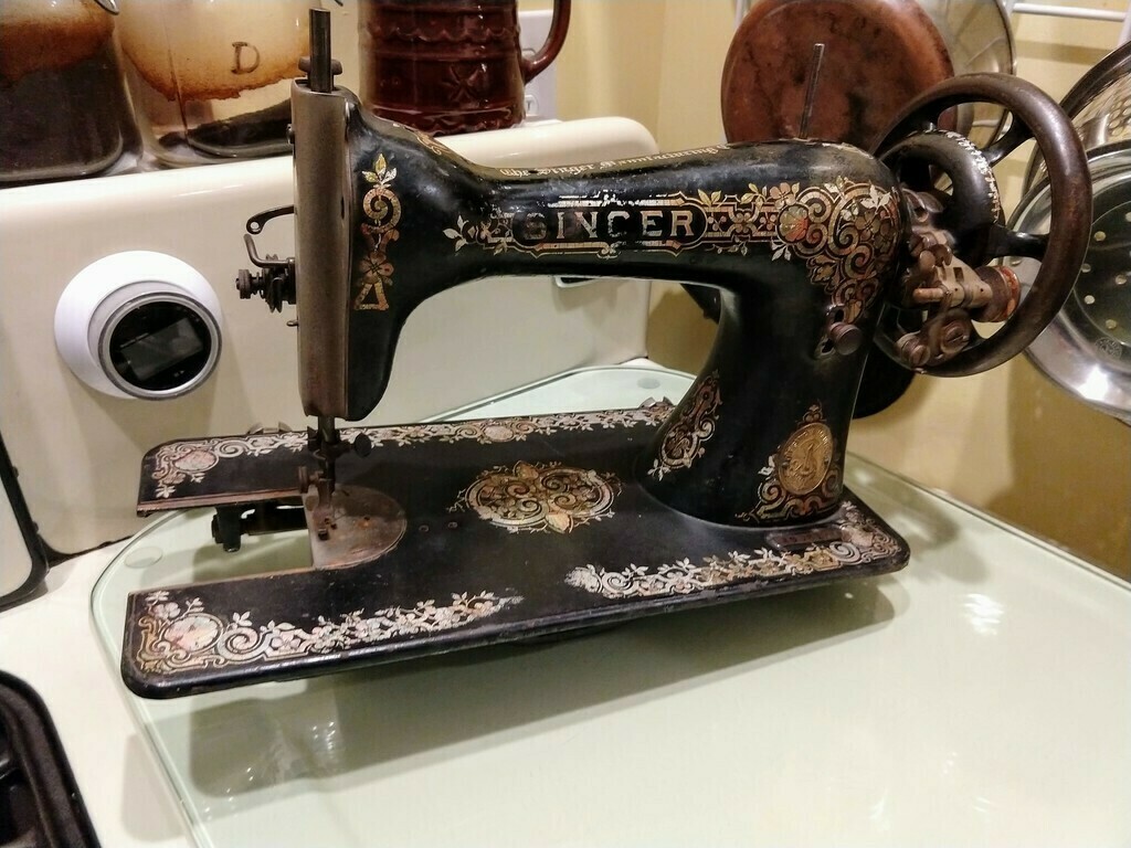  1906 Singer Model 15-30 Sewing Machine