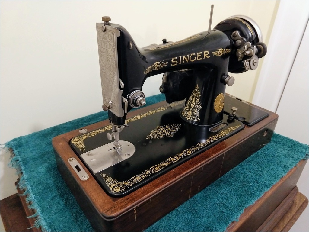  1925 Singer Model 99 Sewing Machine
