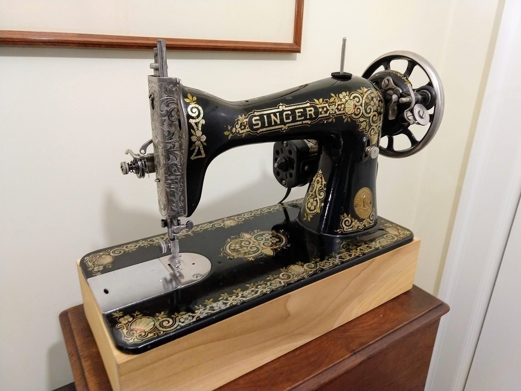  1921 Singer Model 15-30 Sewing Machine