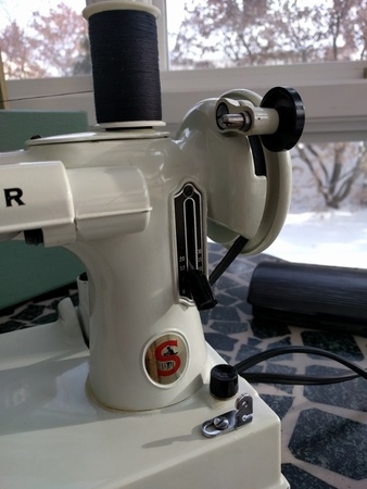 Singer Industrial Plain Sewing Machine - Thick Material Variant