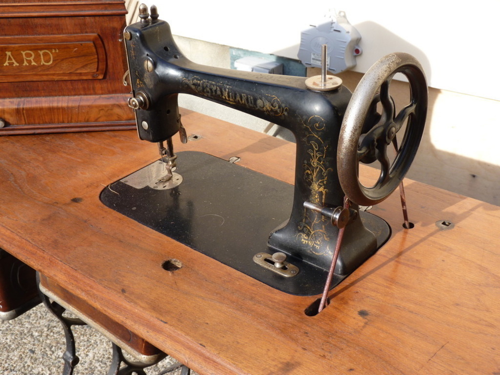 Vintage Sears Kenmore Sewing Machine Table - needs a new cord for power  supply and foot pedal, any idea what I should be looking for? Or what year  this machine is from? 